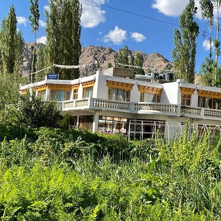 Hinjuma Guest House Leh Bagian luar foto