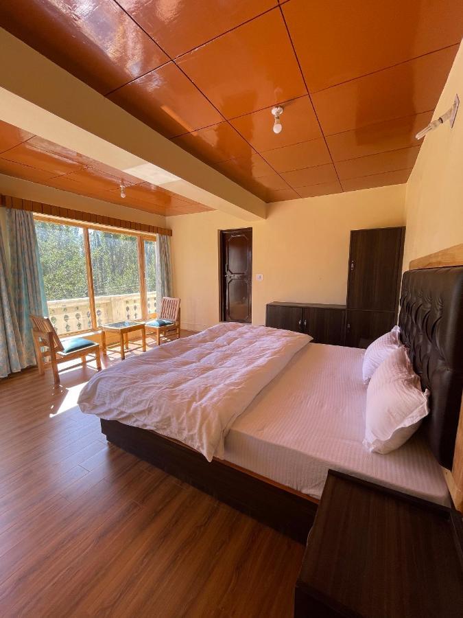 Hinjuma Guest House Leh Bagian luar foto